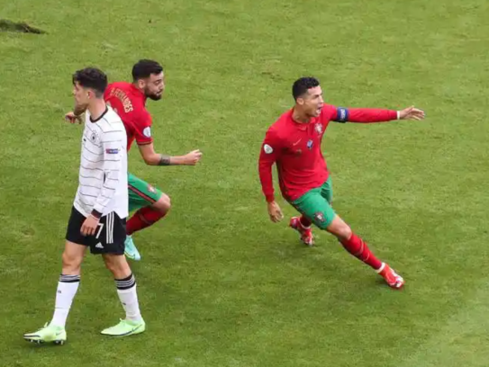 罗德里，沉默的掌控者与时代的 midfield maestro