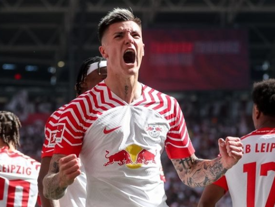 罗德里，沉默的掌控者与时代的 midfield maestro